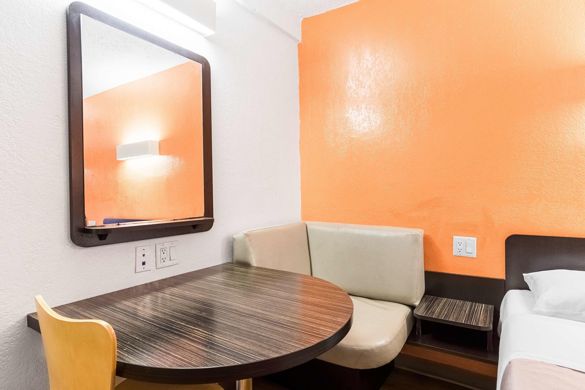 Motel 6-Long Beach, Ca - International City Extérieur photo