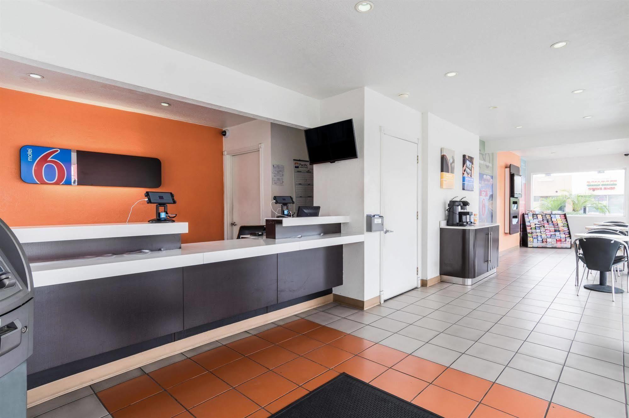 Motel 6-Long Beach, Ca - International City Extérieur photo