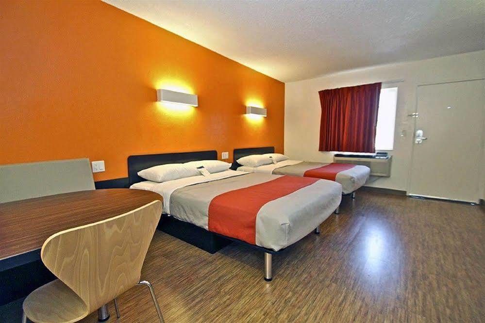 Motel 6-Long Beach, Ca - International City Extérieur photo