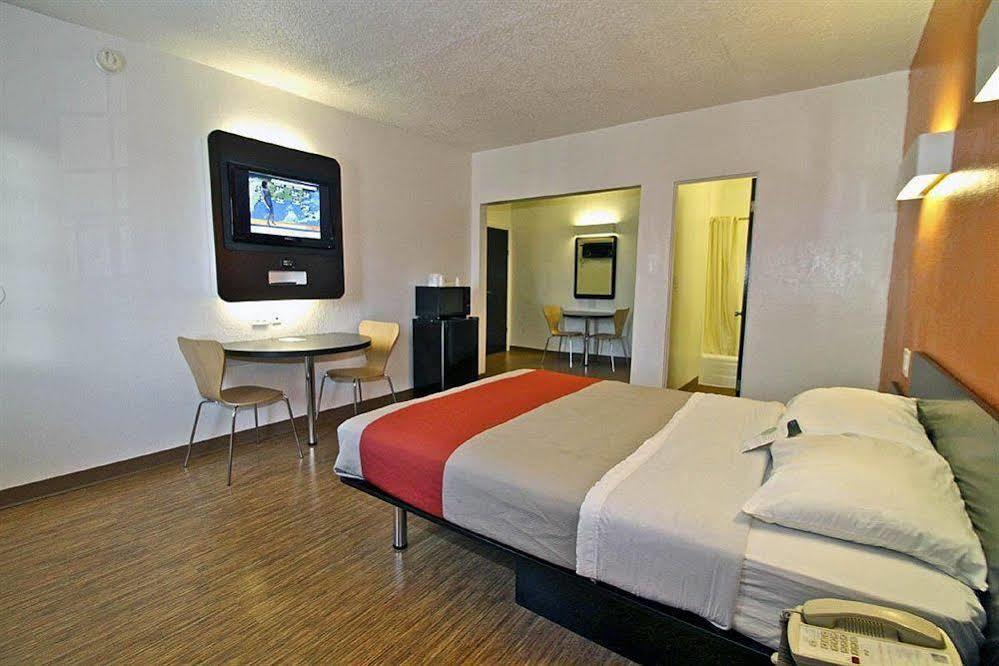 Motel 6-Long Beach, Ca - International City Extérieur photo